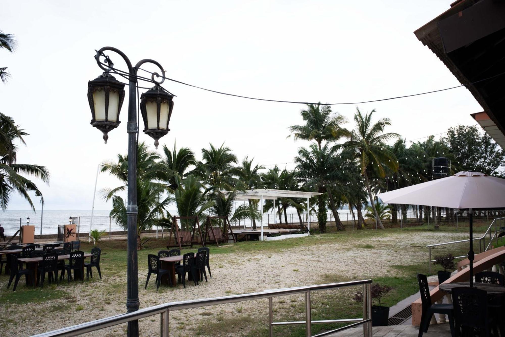 Blackstone Beach Resort Kuantan Ngoại thất bức ảnh